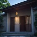 资深内容运营专家半身像，穿着休闲、面带自然微笑，工作室柔光环境